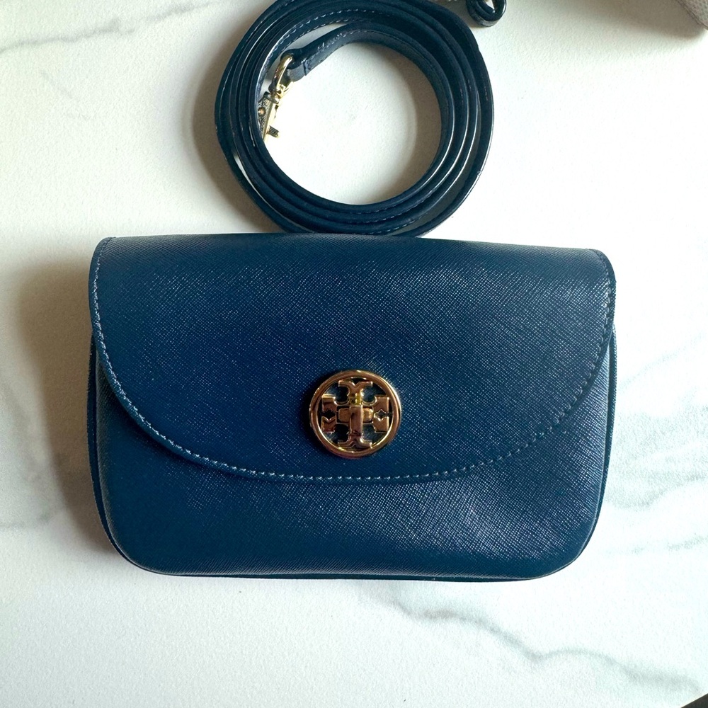 NWOT. Tory Burch Saffiano leather mini crossbody. 100% authentic.